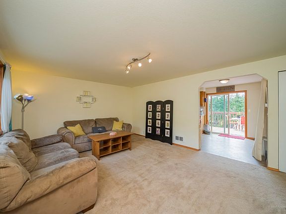3rd image of 1877 Lake Dr