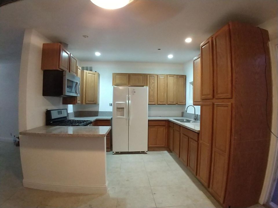 2nd image of 66546 Estrella Ave