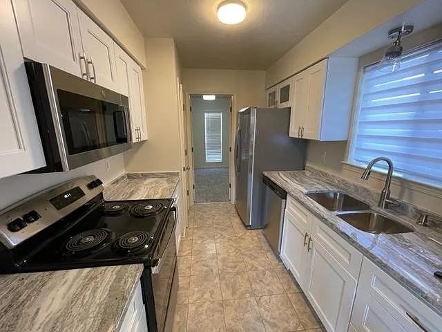 12112 Phoenix Ave NE — Photo 4