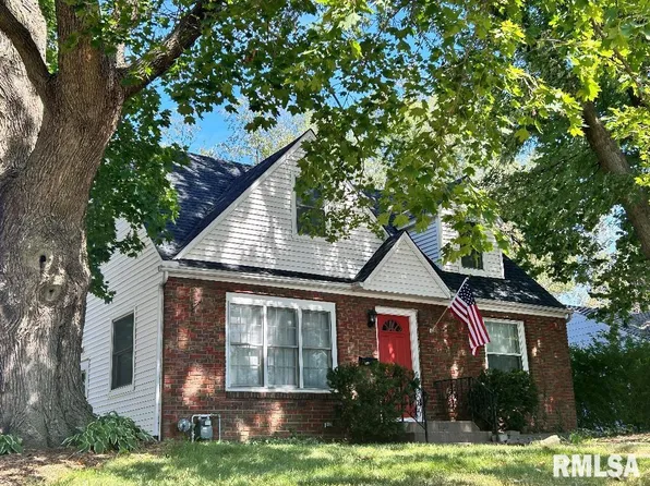1130 W Lombard St, Davenport, IA 52804