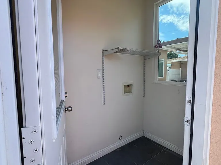 1830 W Bernardy Pl #B — Photo 24