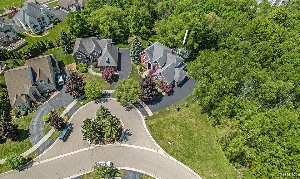 7076 Balmoral Dr, West Bloomfield, MI 48322 MLS 20230078485 Zillow