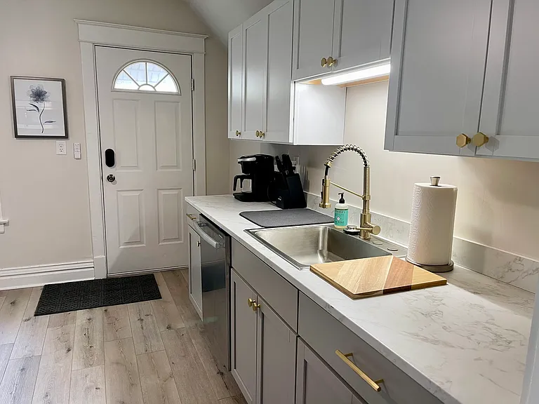 807 E 7th St #2 — Photo 7