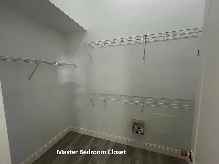 5023 Quadrangle Ct — Photo 13