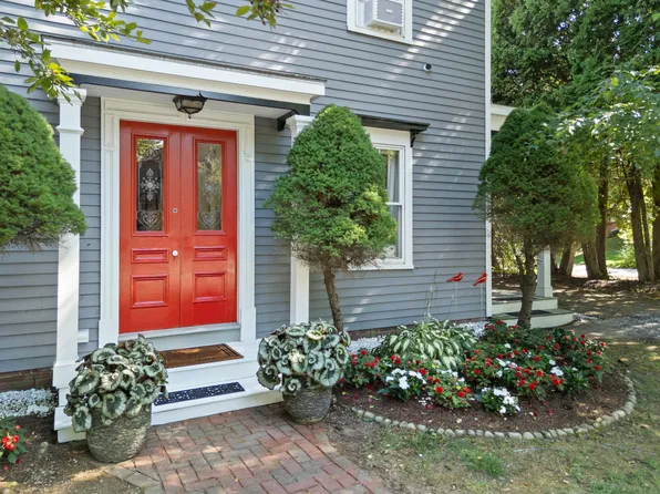 32 Pearl Street, Camden, ME 04843