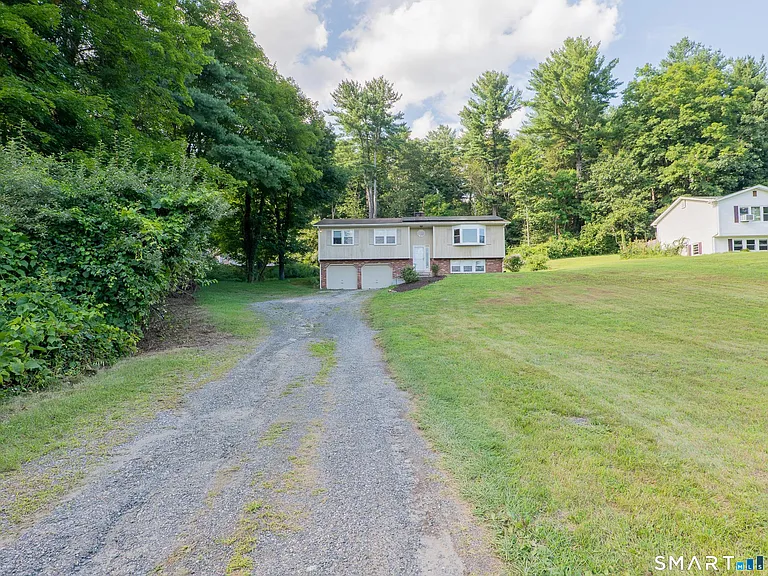 45 Riverside Rd — Photo 2