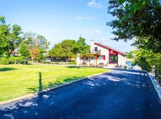 306 Peninsula Ct, Granbury, TX 76048