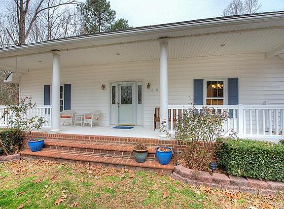 3rd image of 18150 Clearview Ln