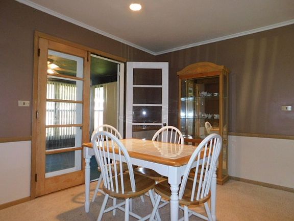 5th image of 321 Kenilworth Dr