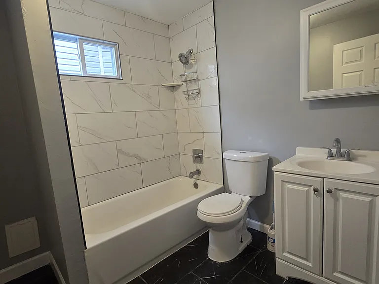 325 N Grove St #G2 — Photo 6