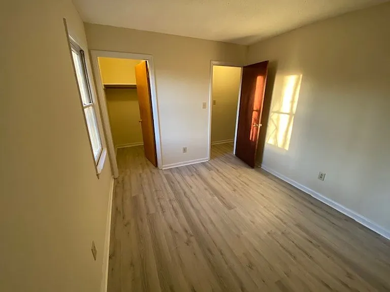 2485 Michelle Drive - Triplex — Photo 7