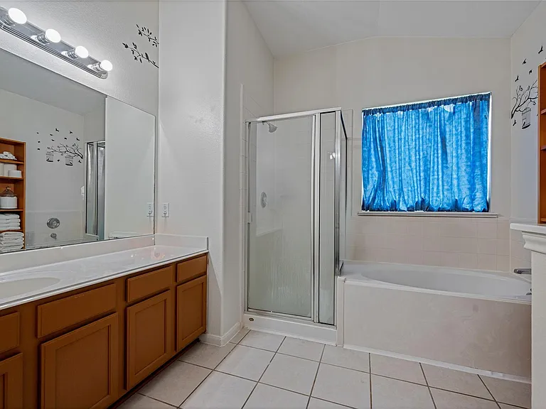 21314 Bella Flora Ct — Photo 14