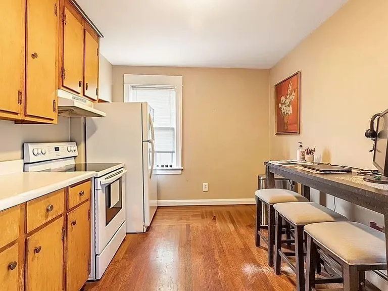 22 5th Ave #1R — Photo 3