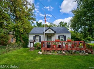 3806 Branch Rd, Flint, MI 48506