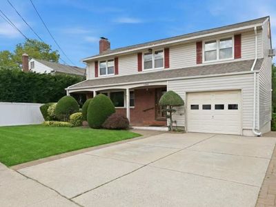 1395 Meadowbrook Rd, Merrick, NY, 11566