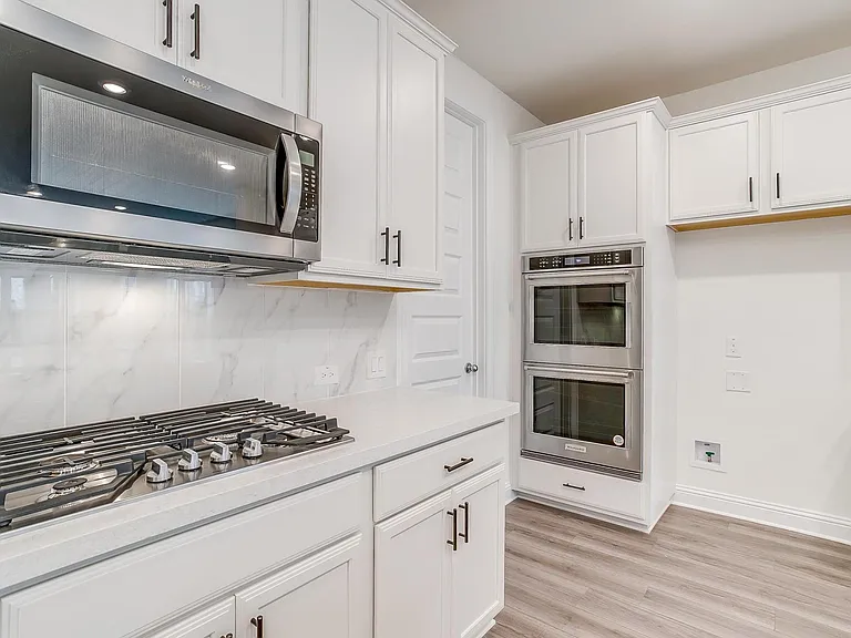 9836 Derbyshire Dr — Photo 62