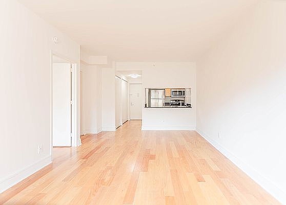 3rd image of 323 W 96th St APT 1304