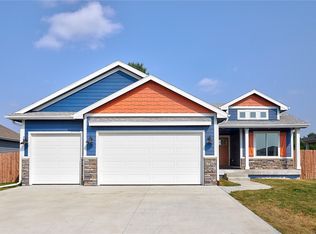 1704 Timberview Dr, Norwalk, IA 50211