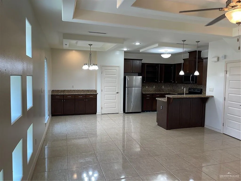 2 bed, 2.5 bath, 1185 sqft, $1,100 — Photo 4