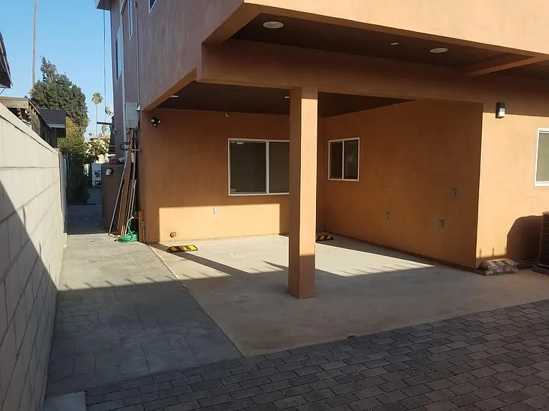 1429 S Sycamore Ave — Photo 19