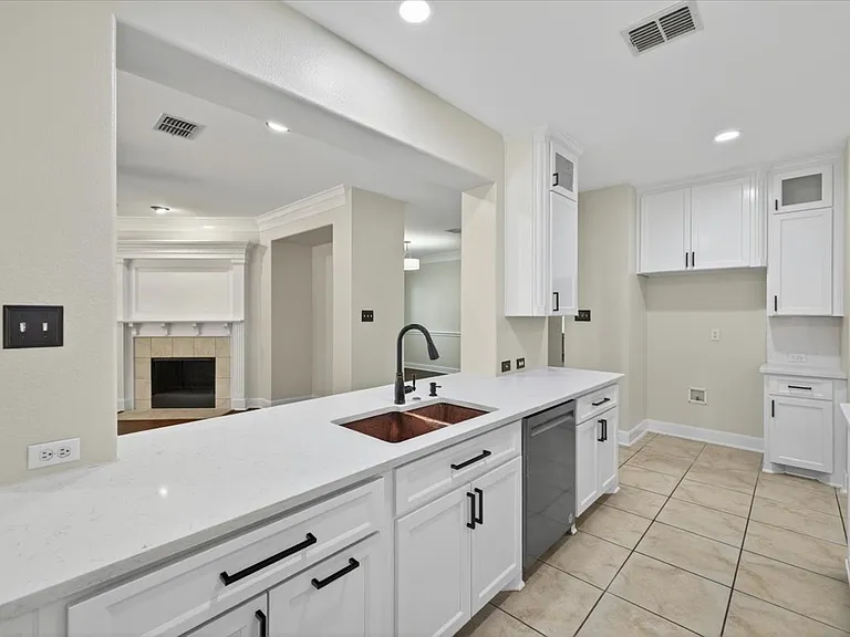 14668 Blakehill Dr — Photo 17