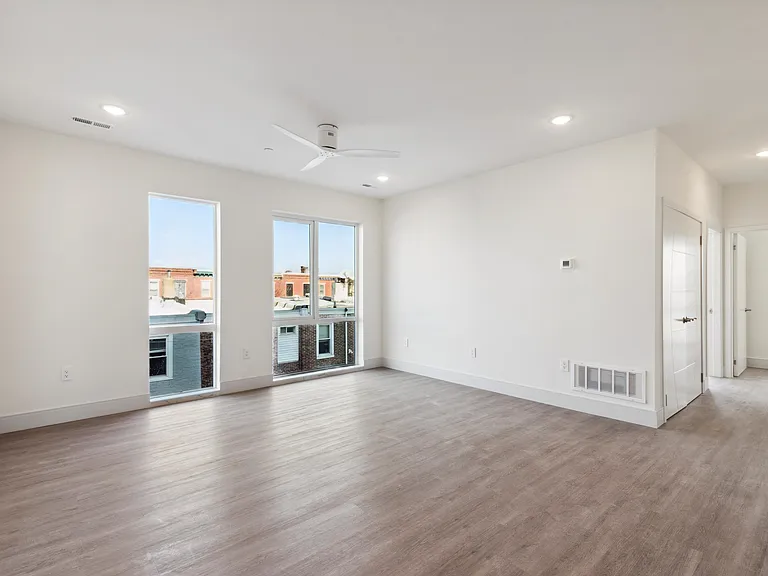 1225 E Fletcher St #212 — Photo 9
