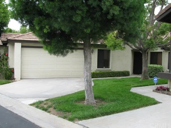 5050 Canyon Crest Dr APT 10, Riverside, CA 92507
