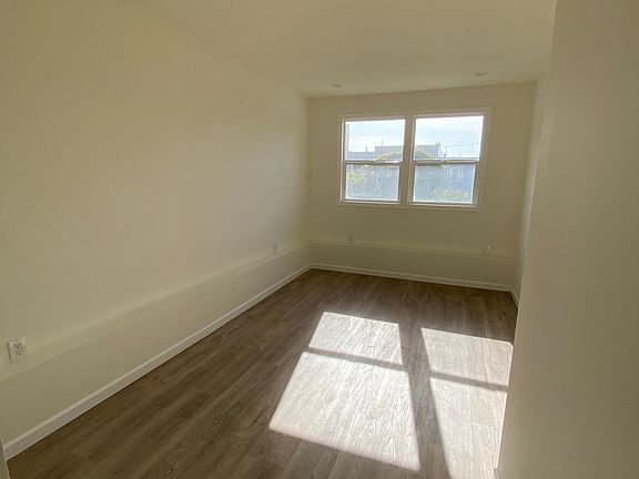 5th image of 2379 39th Ave #A