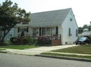 44 Cunningham Ave, Uniondale, NY 11553