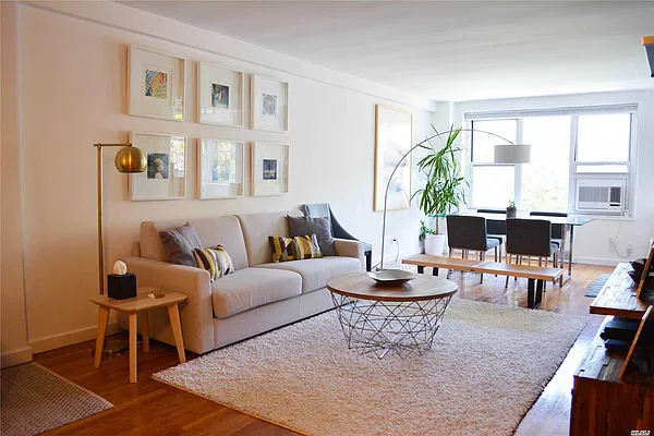 Sold by Daniel Gale Sotheby's International Realty | media 2