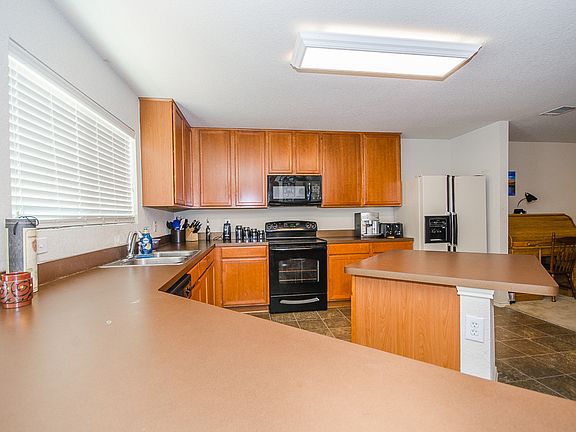 2nd image of 4800 Trail Hollow Dr