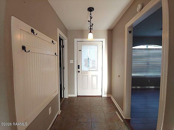 2nd image of 123 Wheatfield Dr