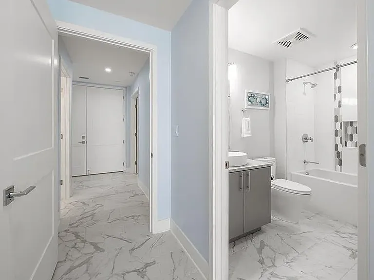 15 Avalon St #704 — Photo 50