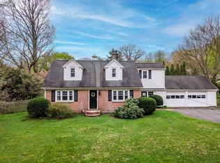 566 Elm St, Northampton, MA 01060