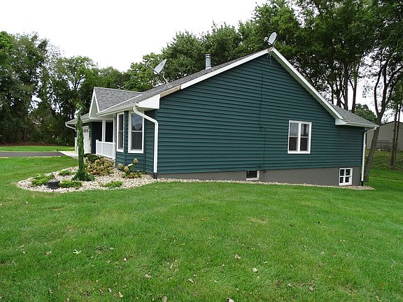 3rd image of 1061 Morthland Dr
