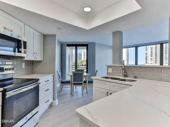 1 Oceans West Blvd APT 3A3, Daytona Beach Shores, FL 32118