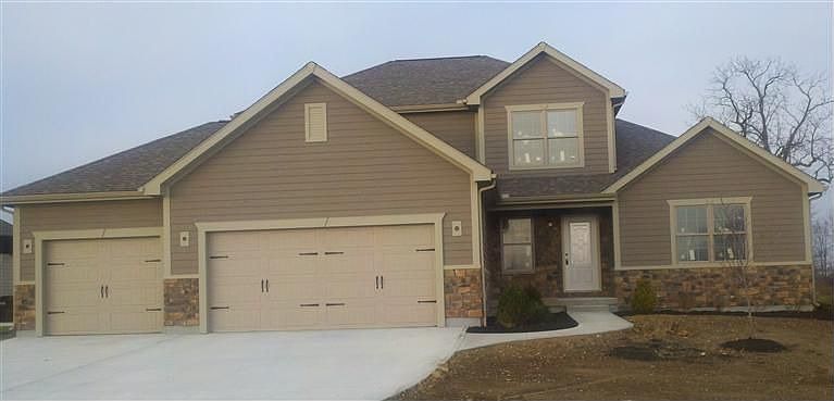 1st image of 202 Bruce Ct