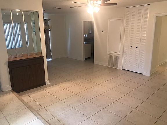 3rd image of 506 Clarke Ave