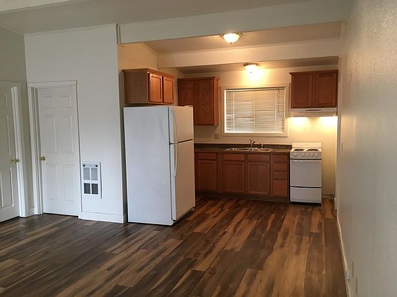 3rd image of 809 NW Greenwood Ave