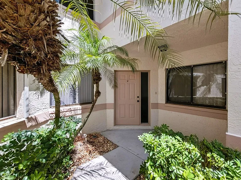 191 Bennington Dr #3 — Photo 42
