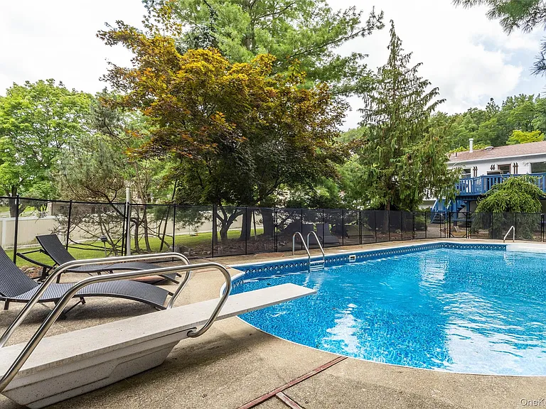 31 Gleason Dr — Photo 32