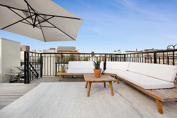 Sold by Compass | media 9