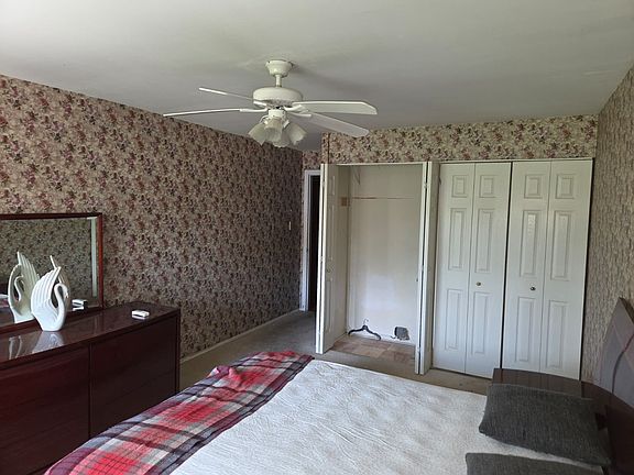5th image of 2604 N Windsor Dr Unit 307
