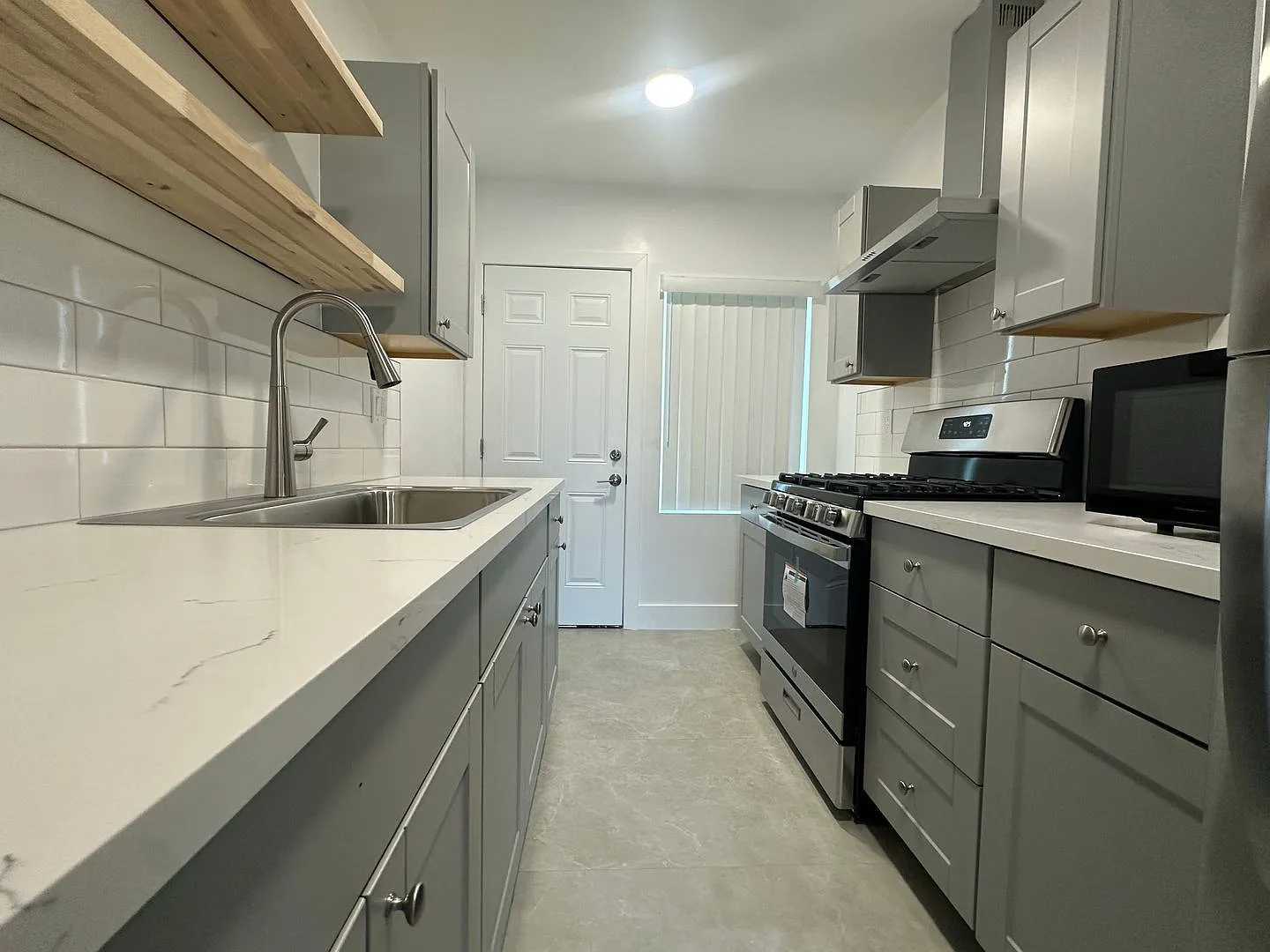 2 bed, 1.0 bath, $2,650 — Photo 2