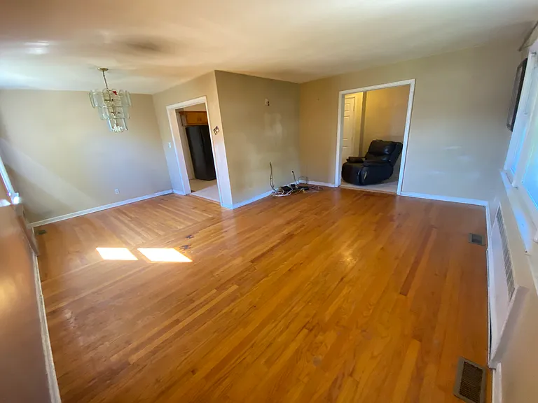102 Titus Ave — Photo 5