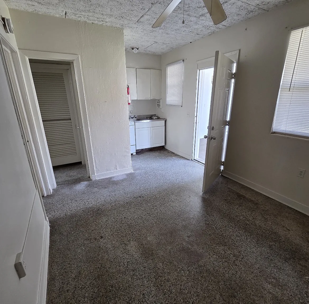 1 bed, 700 sqft, $900 — Photo 3