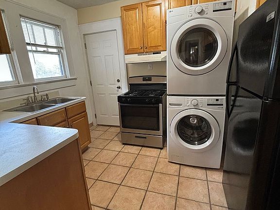 5th image of 2351 Park St