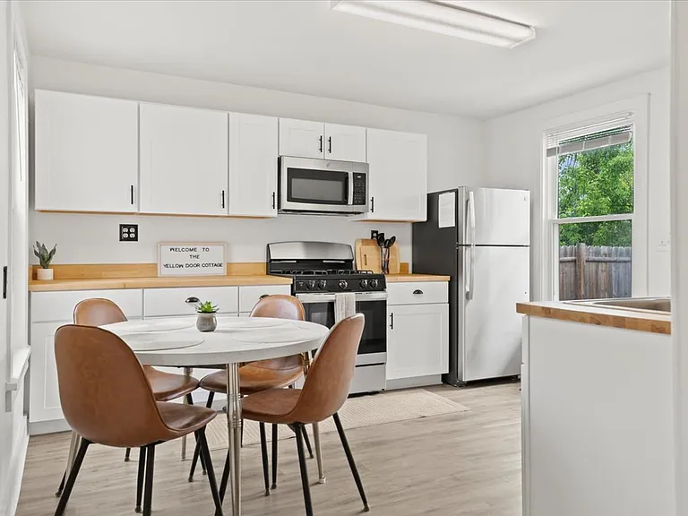 123 W Circular St #1 — Photo 2