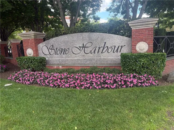 341 Thames St Unit 101, Bristol, RI 02809