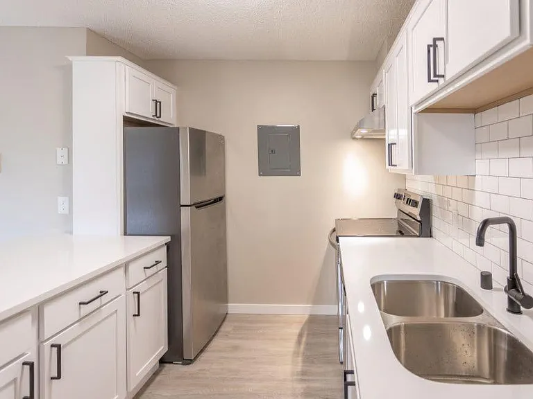 Marywood Apartments — Photo 1